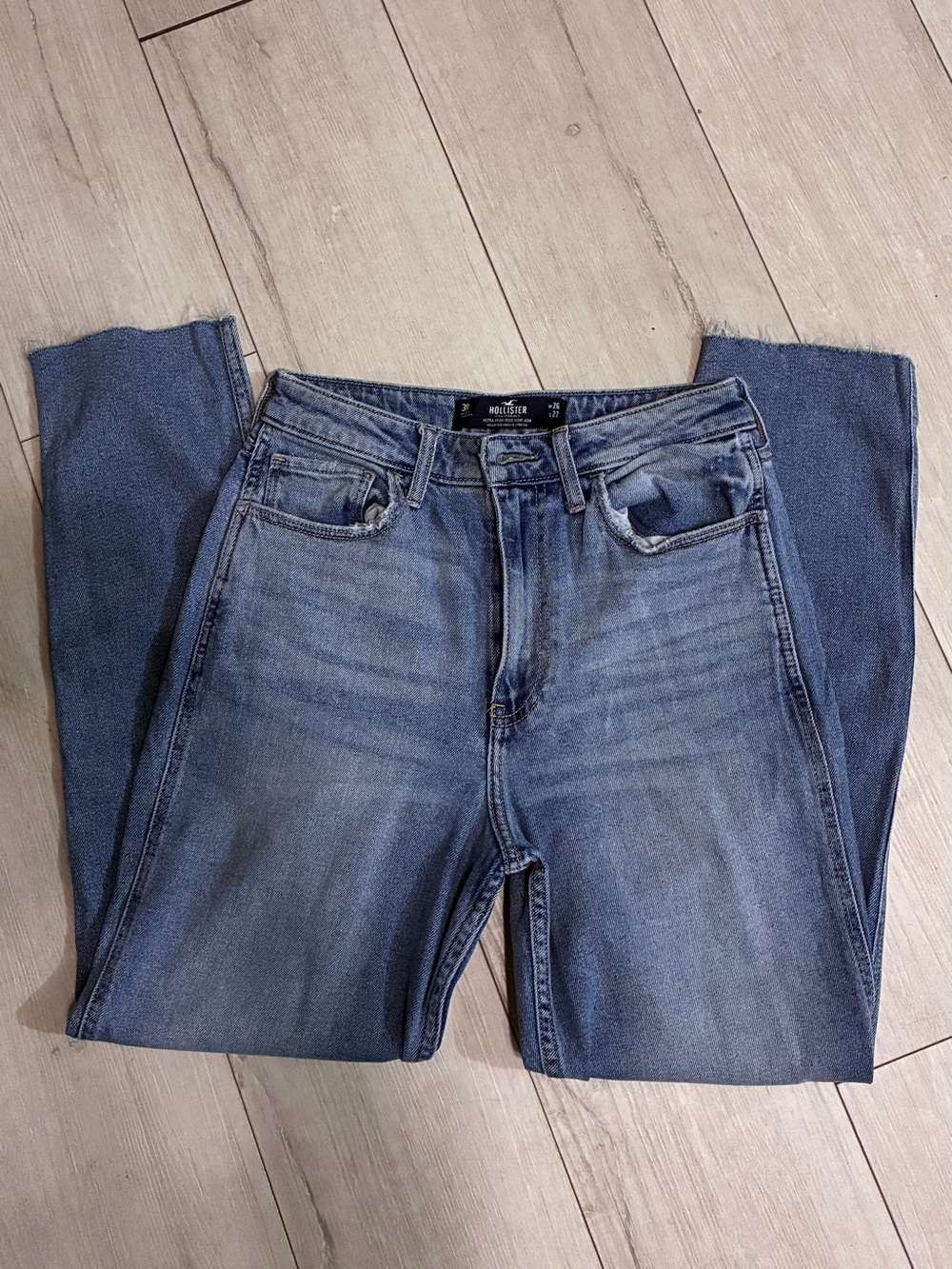 Hollister Ultra High-Rise Mom Jeans — Light Blue Denim